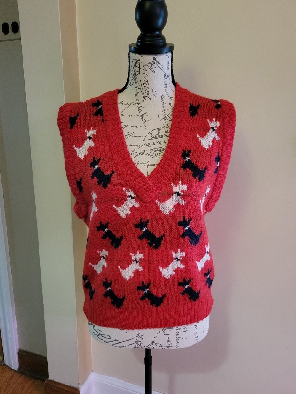 Vintage Red V-Neck Scottie Dog Motif Knit Sweater Vest Size M
